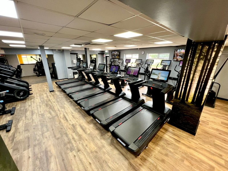 Fully Equipped Gym for Cardio & Resistance Training
